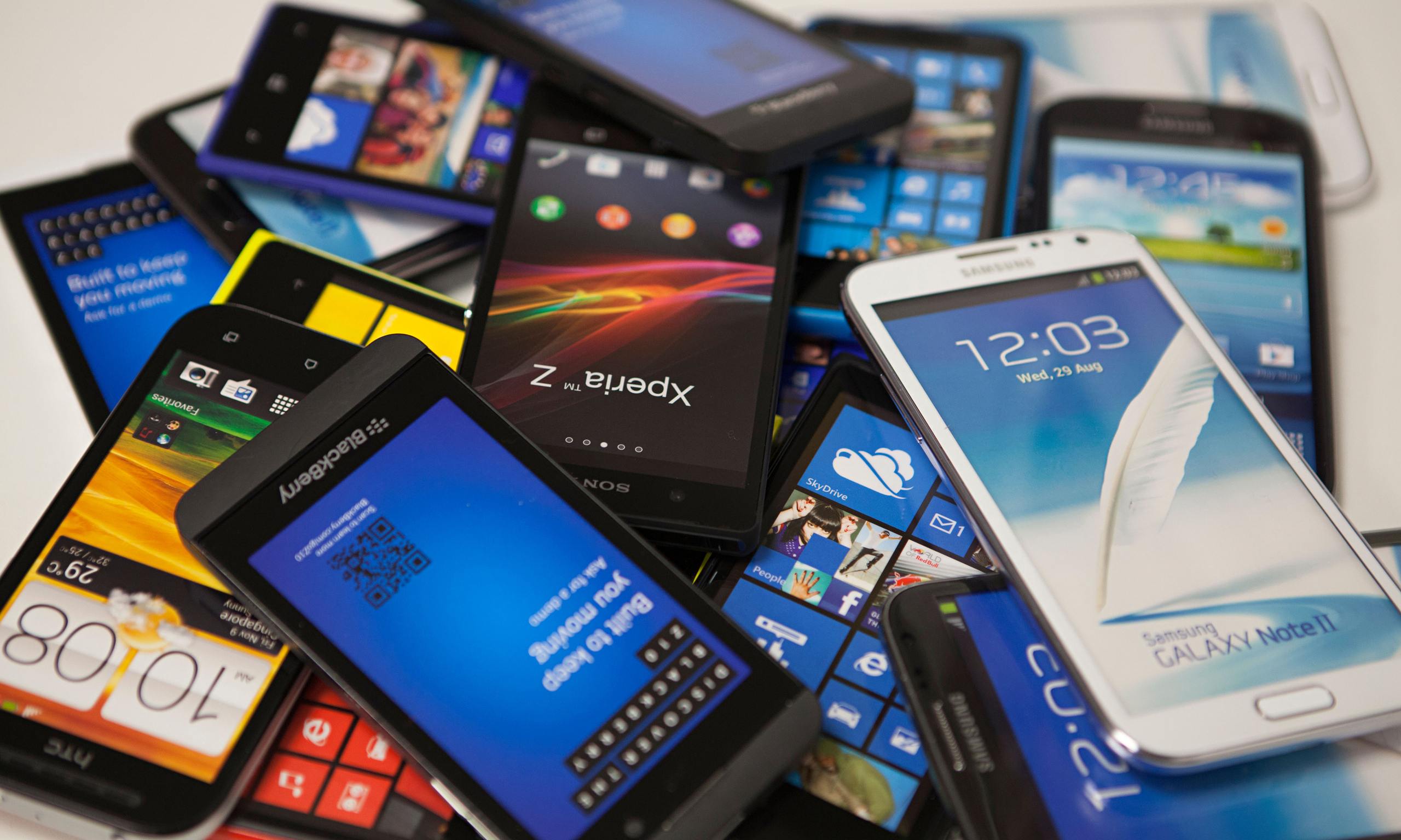 Phones & Accessories